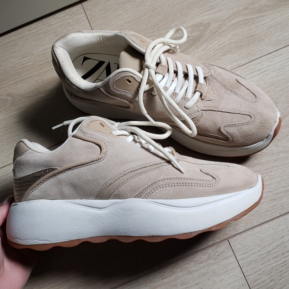 Zara White and Cream Sneakers with Chunky Silhouette - Picture 2 of 5